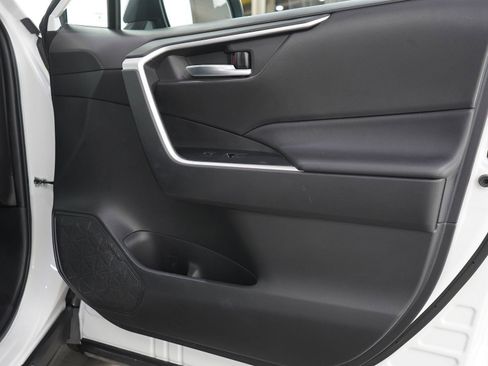 Used 2024 Toyota RAV4 XLE image 9