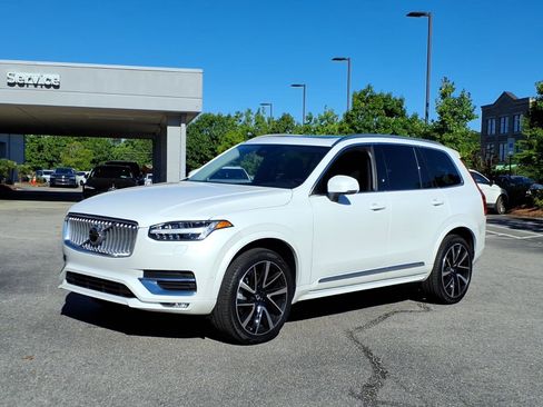 Certified 2023 Volvo XC90 B5 Plus w/ Protection Package Premier AWD/4WD image 7