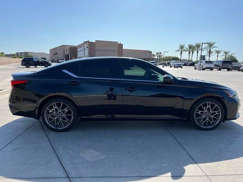 Used 2023 Nissan Altima 2.0 SR FWD image 6