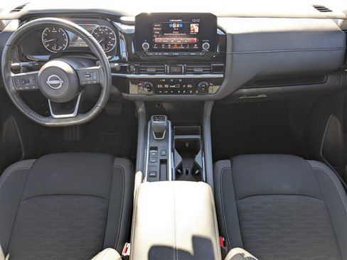 Used 2025 Nissan Pathfinder SV image 17