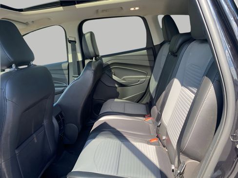 Certified 2019 Ford Escape Titanium AWD/4WD image 5
