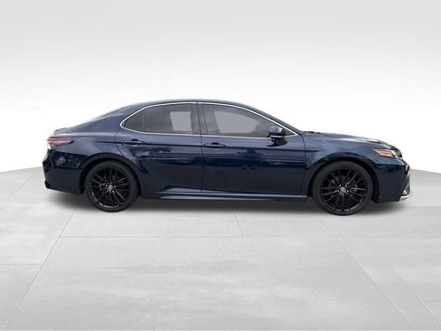 Used 2022 Toyota Camry XSE image 8