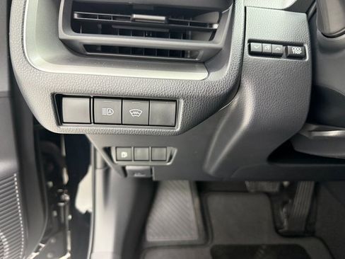 New 2026 Toyota Prius LE image 10