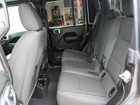 Used 2023 Jeep Gladiator Sport image 24