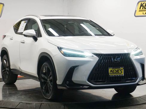 Used 2024 Lexus NX 450h+ Luxury image 5