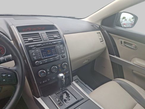 Used 2011 MAZDA CX-9 Grand Touring w/ Moonroof & Bose Audio Pkg image 9