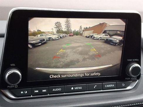 Used 2023 Nissan Rogue SV image 18