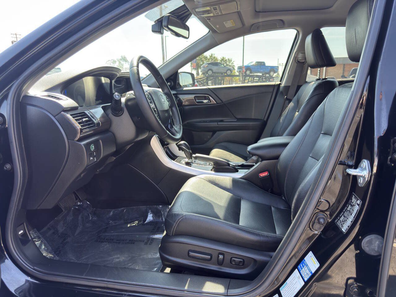 Used 2017 Honda Accord Touring image 10