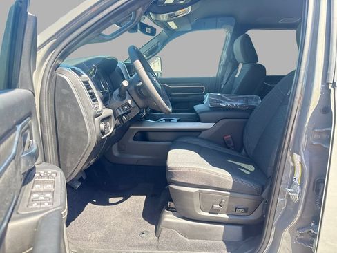 New 2026 RAM 2500 Big Horn AWD/4WD image 15