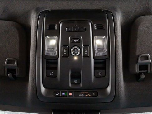 Used 2023 Chevrolet Suburban RST w/ Sport Performance Package image 30