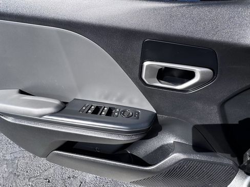 Used 2025 Kia K4 LXS image 12