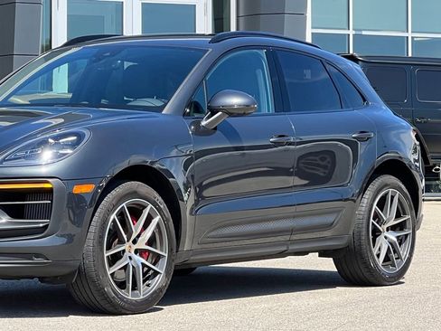 Used 2023 Porsche Macan S w/ Sport Chrono Package image 8