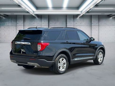 Used 2022 Ford Explorer XLT w/ Equipment Group 202A AWD/4WD image 24