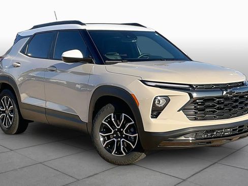 Used 2026 Chevrolet TrailBlazer ACTIV w/ Convenience Package FWD image 3