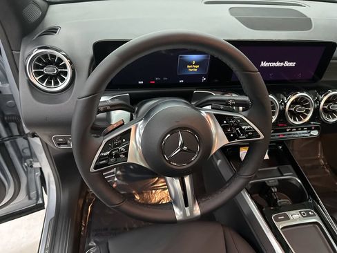 Used 2026 Mercedes-Benz GLB 250 image 10