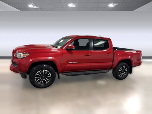 Used 2021 Toyota Tacoma TRD Sport RWD image 2