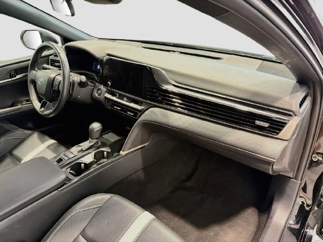 Used 2025 Toyota Camry SE FWD image 23