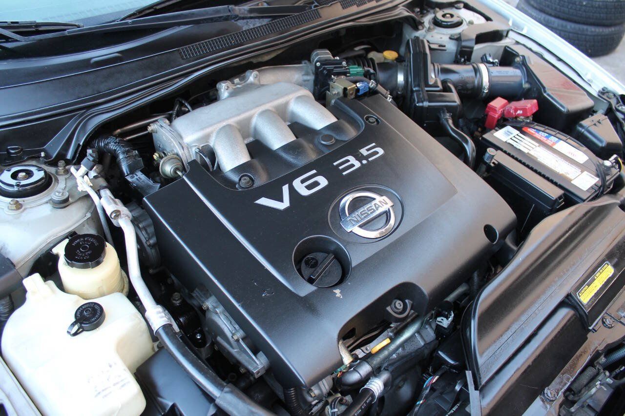Used 2005 Nissan Altima 3.5 SE w/ (X02) Navigation Pkg FWD image 30