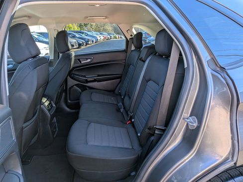 Used 2021 Ford Edge SE image 24