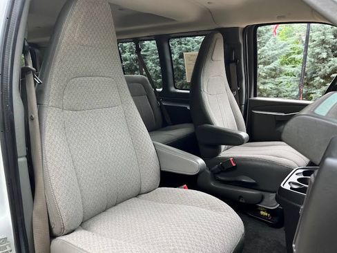 Used 2018 Chevrolet Express 2500 LT w/ LT Preferred Equipment Group RWD image 39