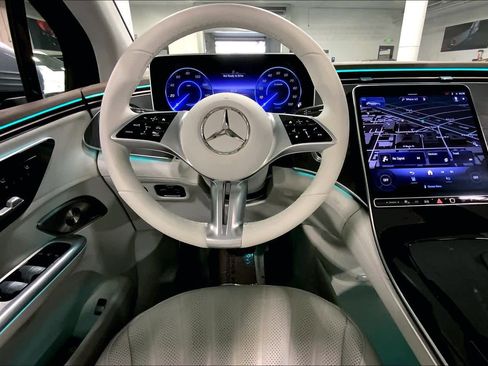 Certified 2023 Mercedes-Benz EQE 500 4MATIC SUV image 5