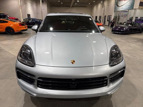 Used 2020 Porsche Cayenne image 2