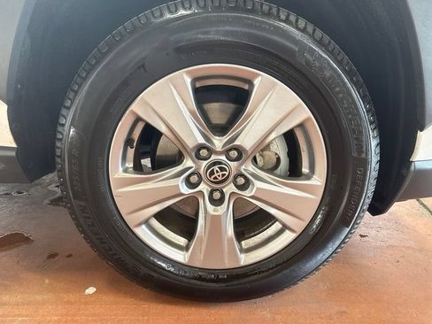 Used 2023 Toyota RAV4 XLE AWD/4WD image 11