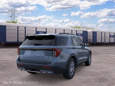New 2026 Ford Explorer Active AWD/4WD image 8