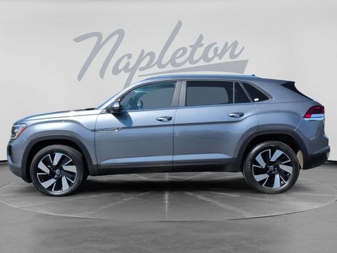 Used 2025 Volkswagen Atlas Cross Sport SE AWD/4WD image 9