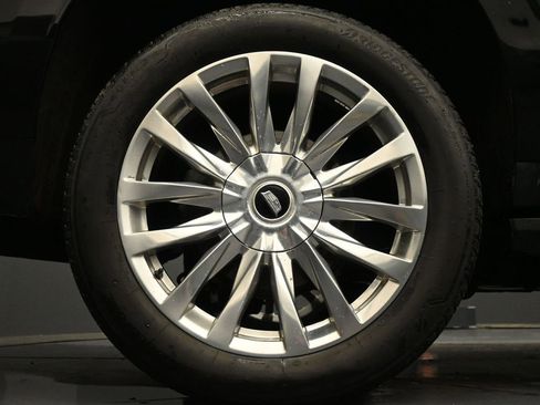 Used 2022 Cadillac Escalade ESV Premium Luxury image 9