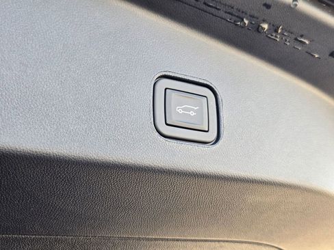 New 2026 Cadillac Lyriq Sport image 32