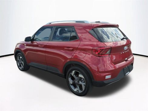New 2025 Hyundai Venue SEL image 7