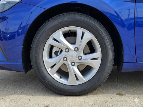 Used 2025 Hyundai Elantra SEL FWD image 3
