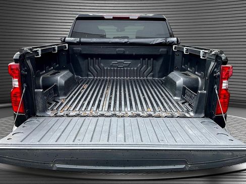 Used 2023 Chevrolet Silverado 1500 LT AWD/4WD image 7