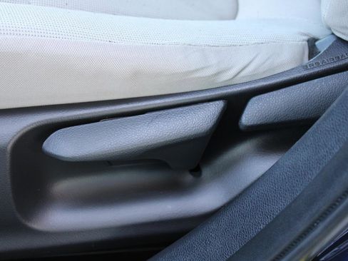 Used 2022 Toyota Corolla LE image 30