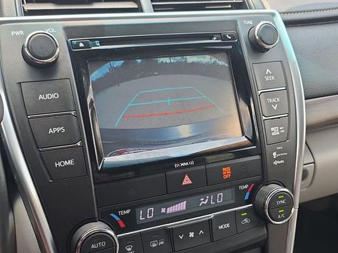Used 2016 Toyota Camry XLE w/ Moonroof Package FWD image 17