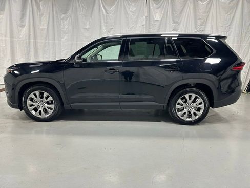 Used 2025 Toyota Grand Highlander AWD image 4