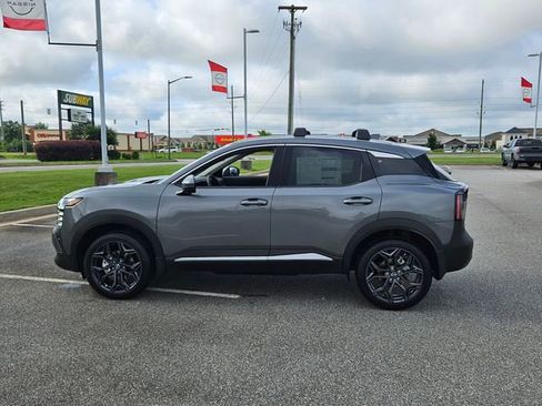 Used 2025 Nissan Kicks SR image 4