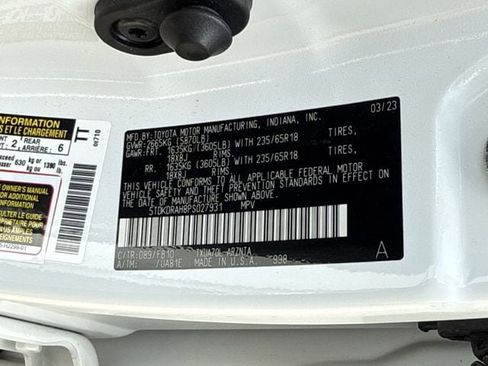 Used 2023 Toyota Highlander L FWD image 33