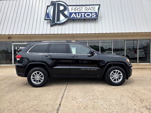Used 2020 Jeep Grand Cherokee Laredo image 9