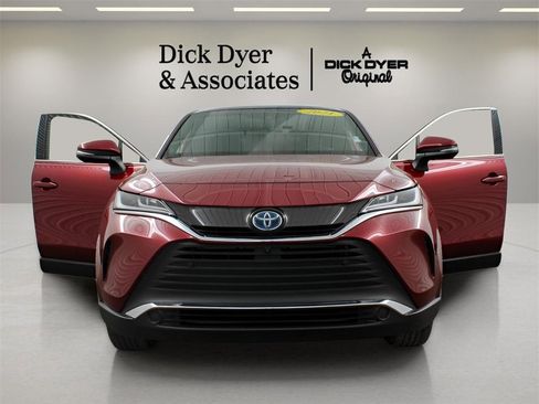 Used 2021 Toyota Venza XLE image 7