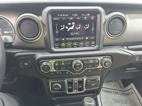 Used 2023 Jeep Wrangler Unlimited w/ Cold Weather Group AWD/4WD image 6