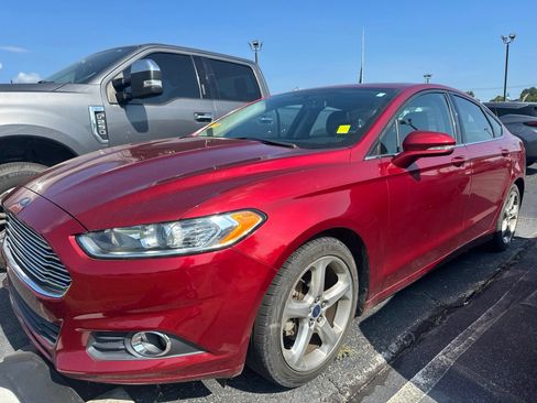 Used 2016 Ford Fusion SE FWD image 1