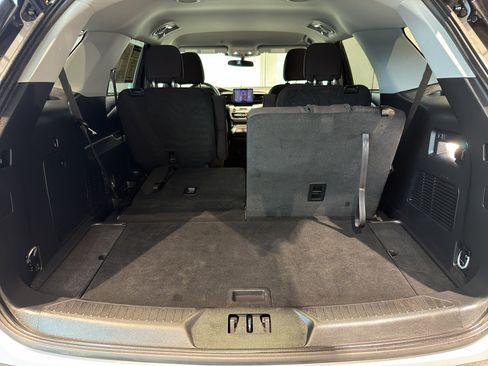Used 2023 Ford Explorer XLT RWD image 20