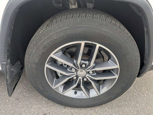 Used 2017 Jeep Grand Cherokee Limited image 11