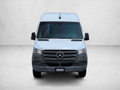 Used 2020 Mercedes-Benz Sprinter 2500 image 2
