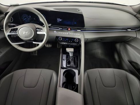 Used 2025 Hyundai Elantra SEL FWD image 16