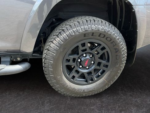 Used 2021 Toyota 4Runner SR5 Premium w/ Moonroof Package AWD/4WD image 9