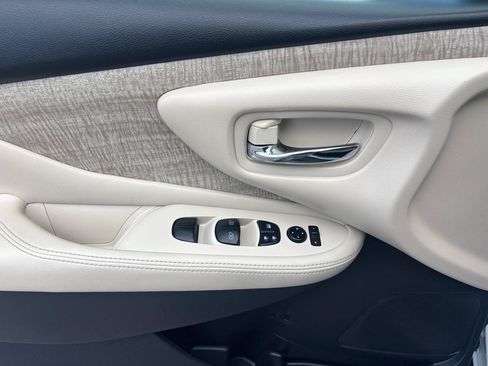 Used 2024 Nissan Murano SV w/ Cargo Package FWD image 8