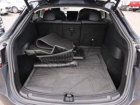 Used 2021 Tesla Model Y Long Range image 7